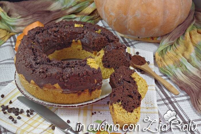 Ciambella bicolore alla zucca e cioccolato