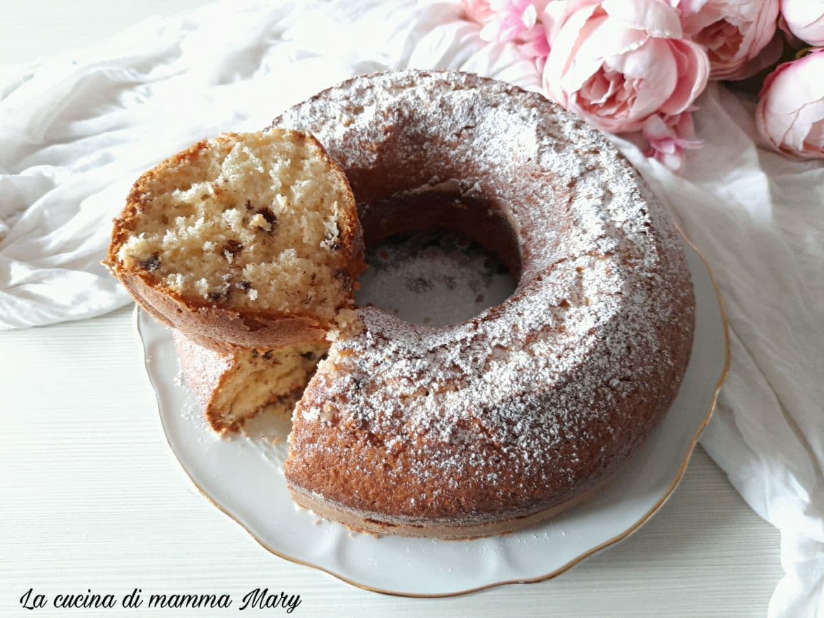 Ciambella cocco e gocce di cioccolato