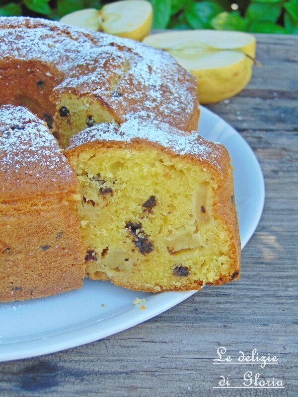 Ciambella con le  mele e cioccolato
