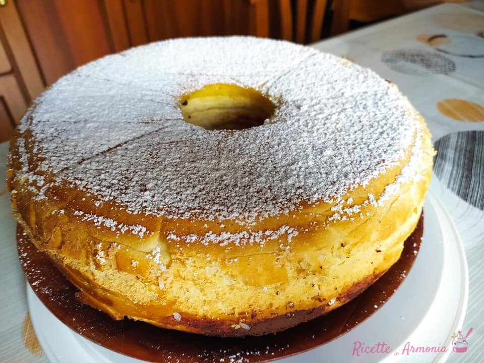 Ciambella di brioche sfogliato