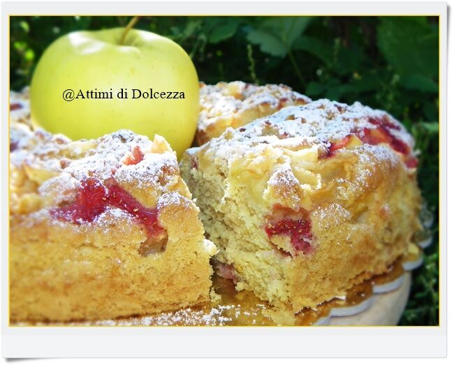 Ciambella di mele e fragole