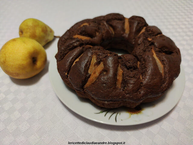 Ciambella integrale al cacao e pere senza burro