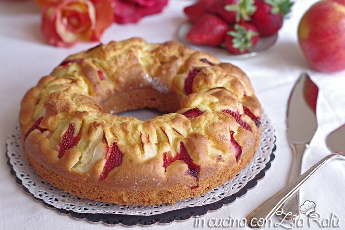 Ciambella senza glutine mele e fragole