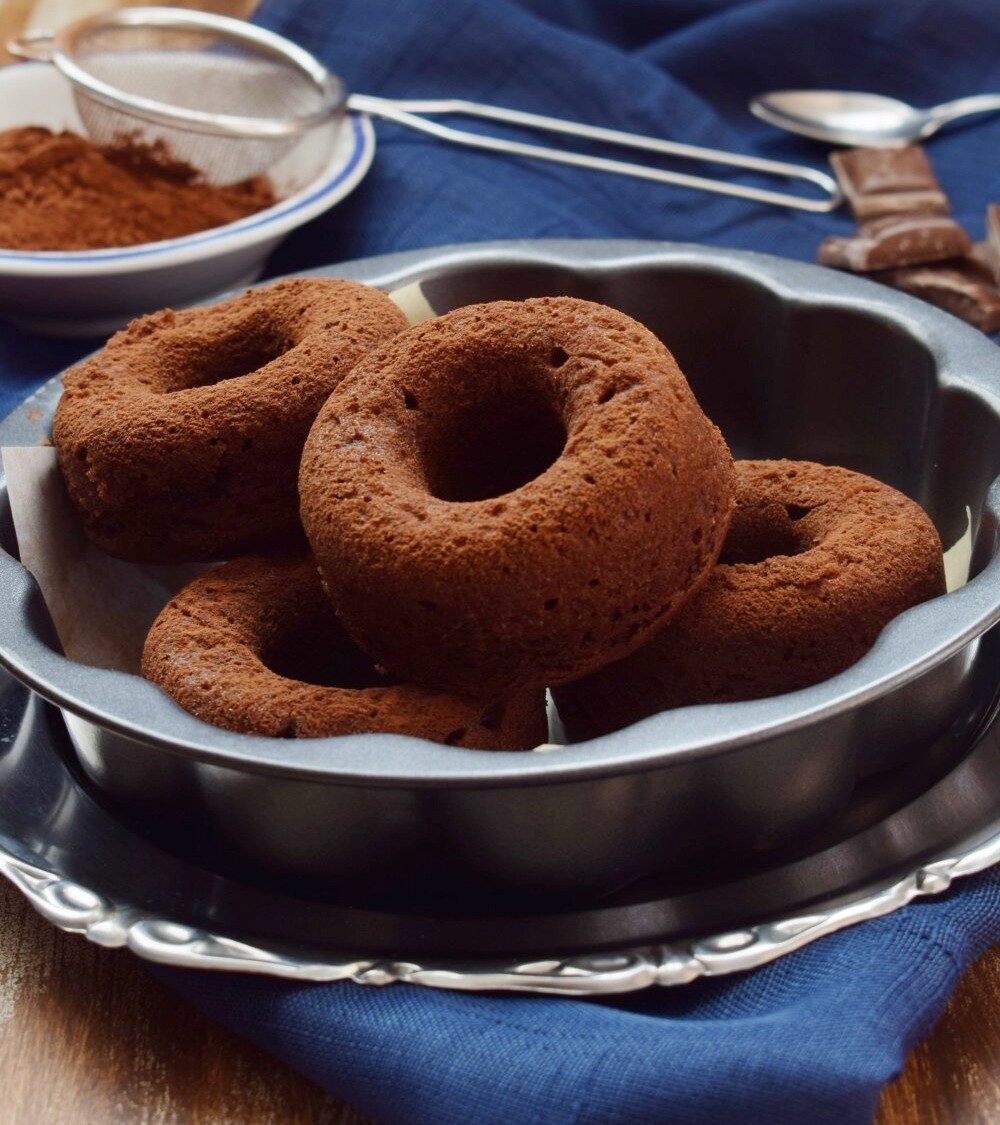 Ciambelline al cacao con gocce fondenti