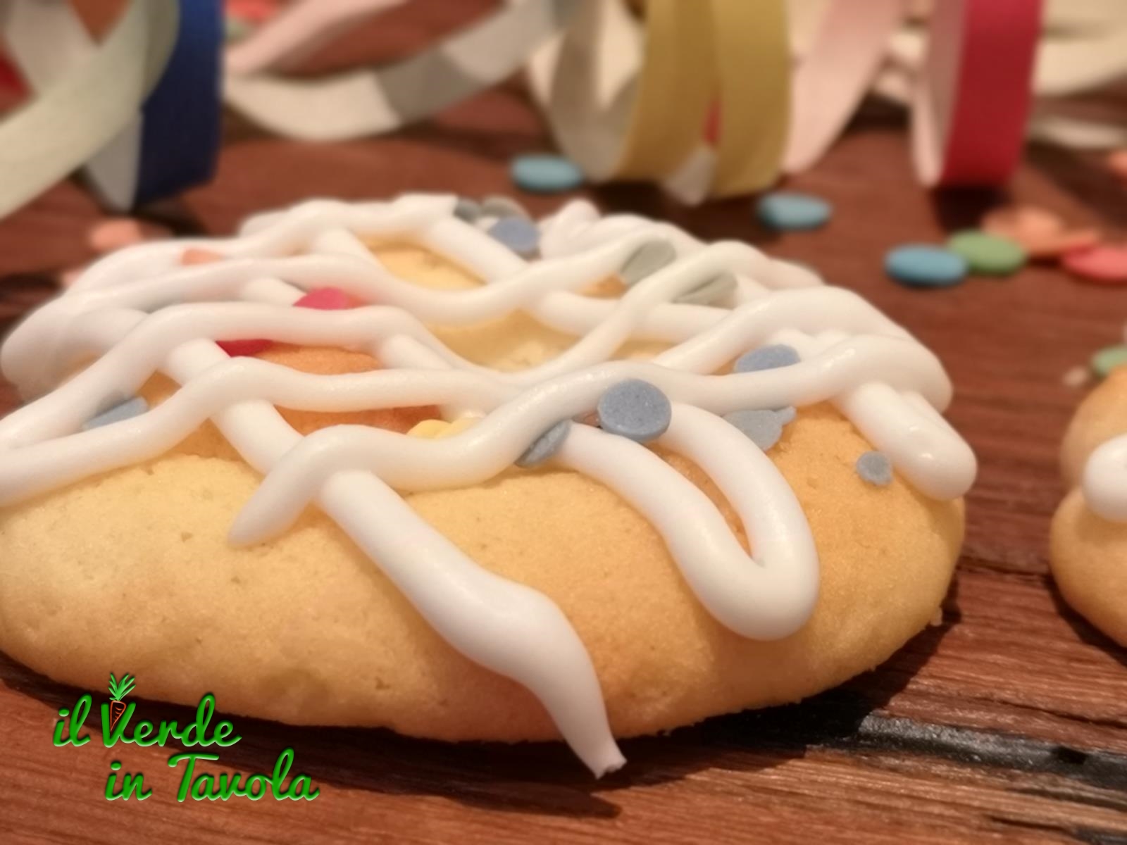Ciambelline di frolla montata alla vaniglia per Carnevale la ricetta