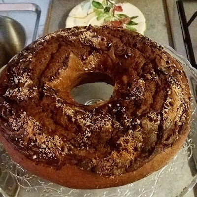 Ciambellone al cioccolato e panna montata