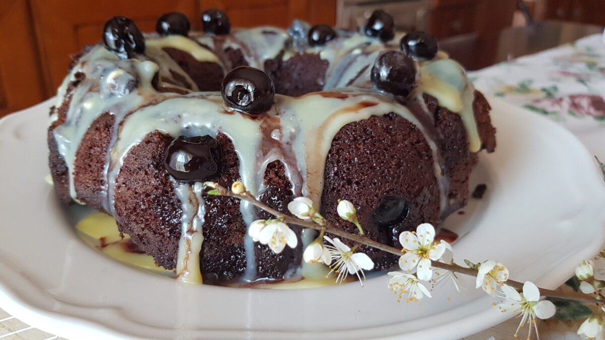 Ciambellone cacao e amarene
