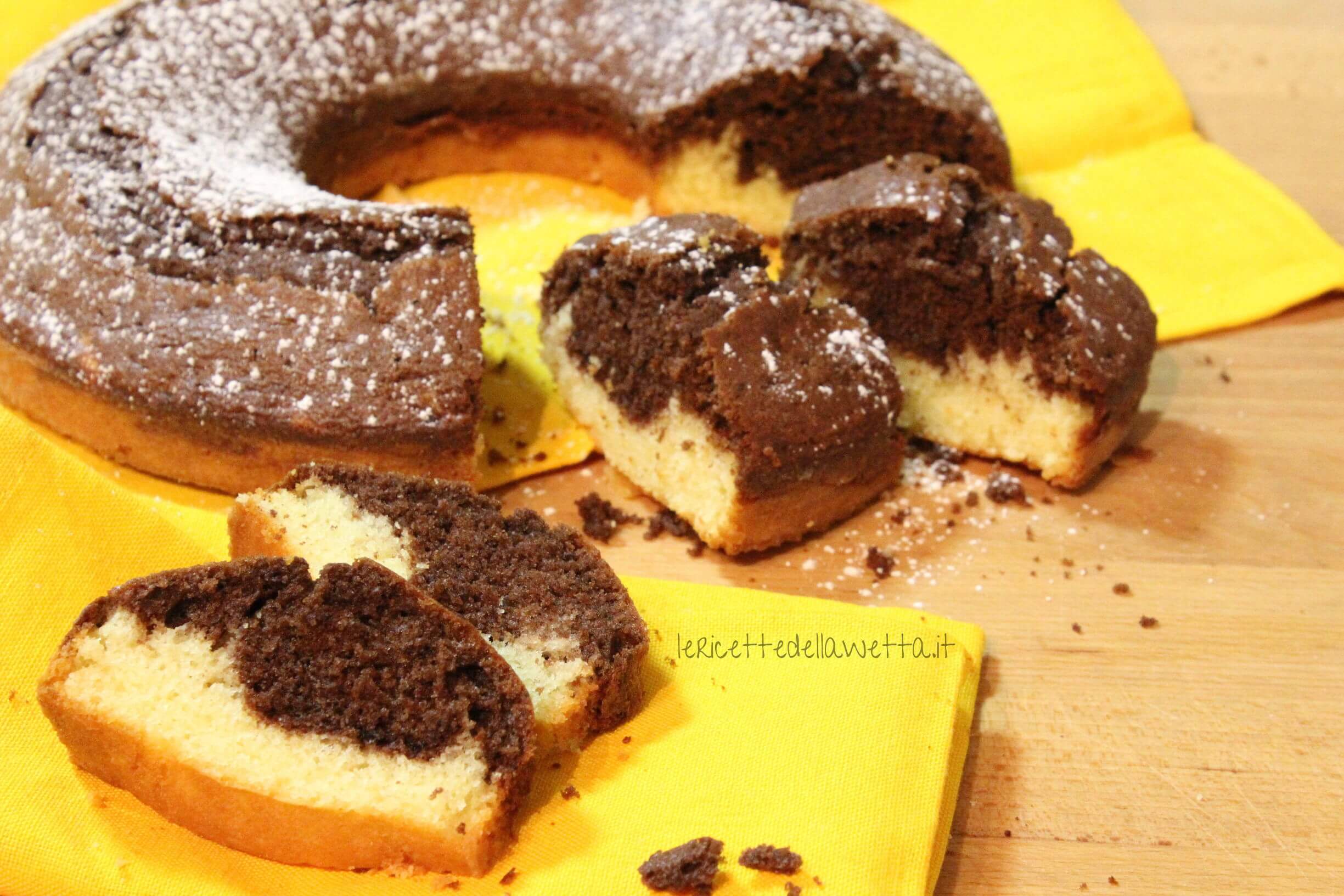 Ciambellone variegato