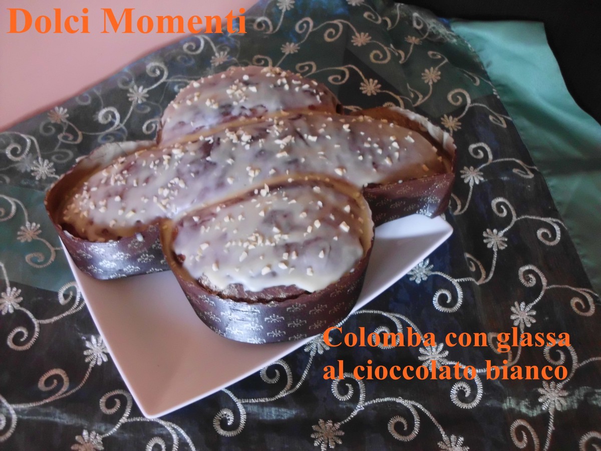 Colomba senza canditi con glassa al cioccolato bianco