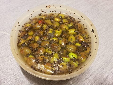 Come preparare le olive in salamoia