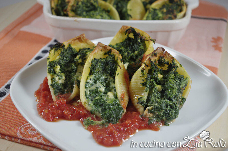 Conchiglioni ripieni feta spinaci