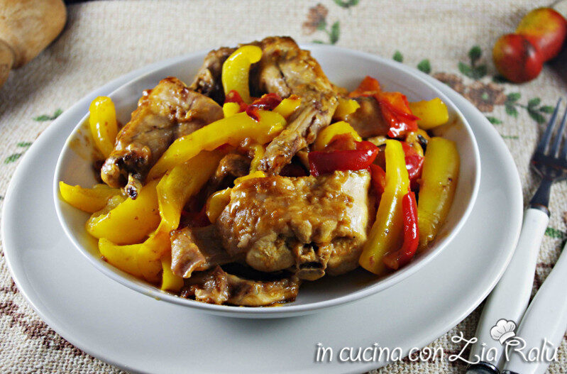 Coniglio paprika e peperoni