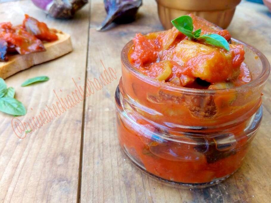 Conserva di caponata siciliana