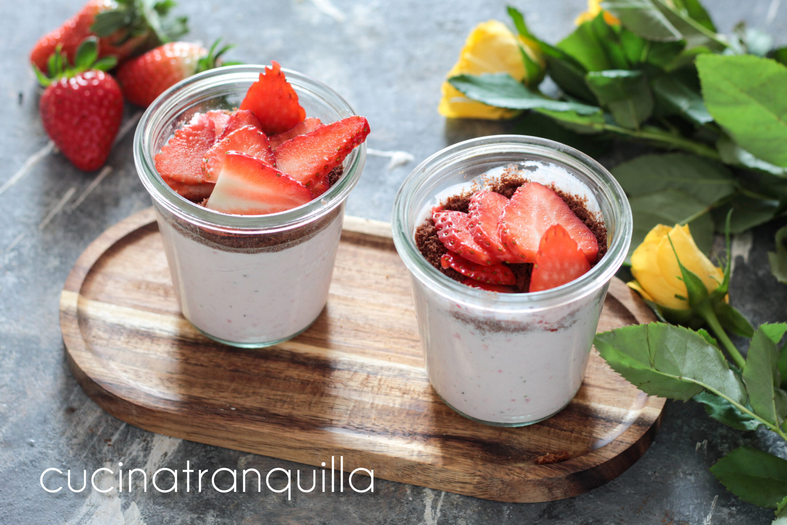 Coppetta ricotta e fragole per la festa della mamma