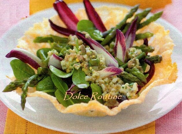 Coppette di grana con spinaci