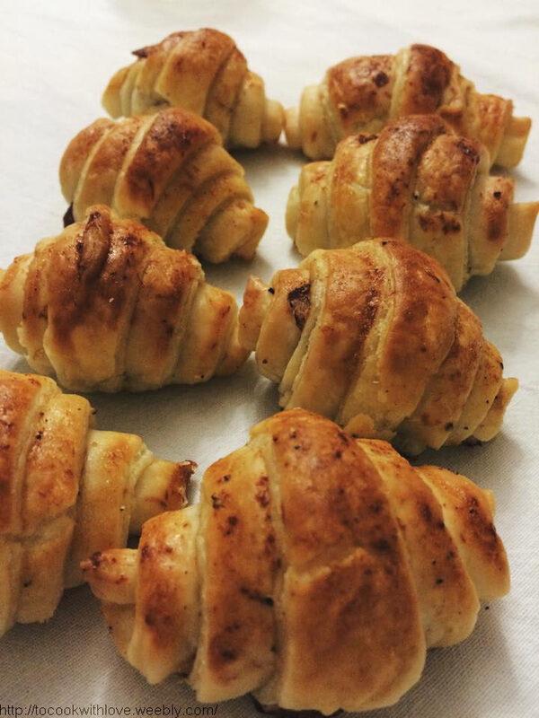 Cornetti salati alla pancetta