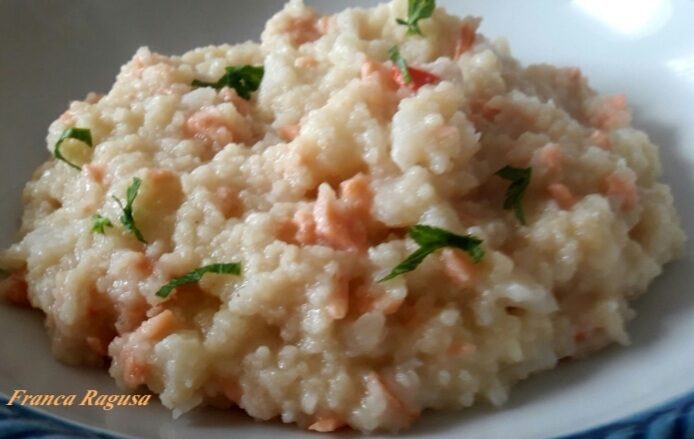 Cous cous con il cavolfiore ed il salmone affumicato