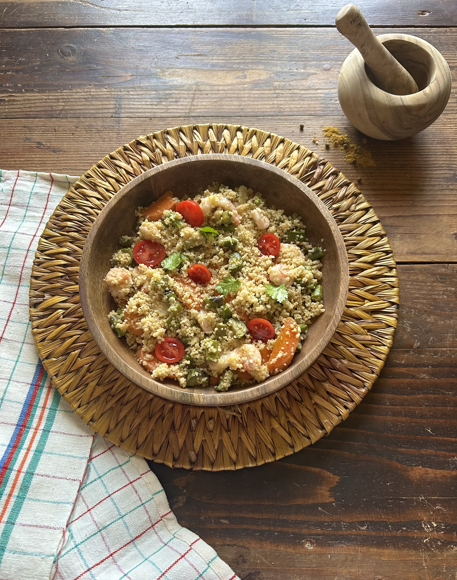 Cous cous verdure primavera e gamberi