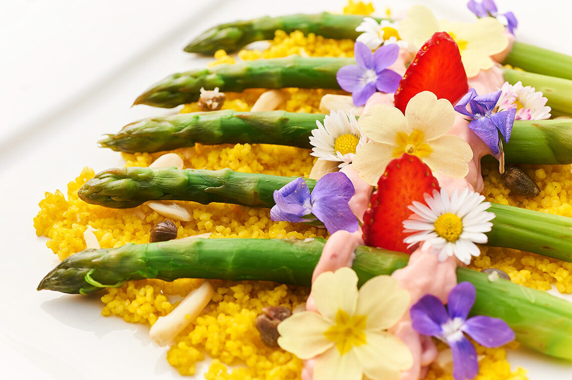 Couscous agli asparagi e maionese alle fragole