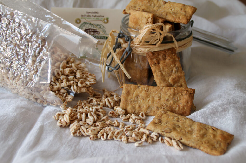 Crackers integrali con farro soffiato