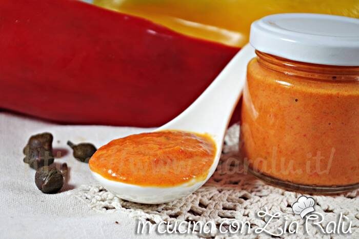 Crema ai peperoni rossi e gialli
