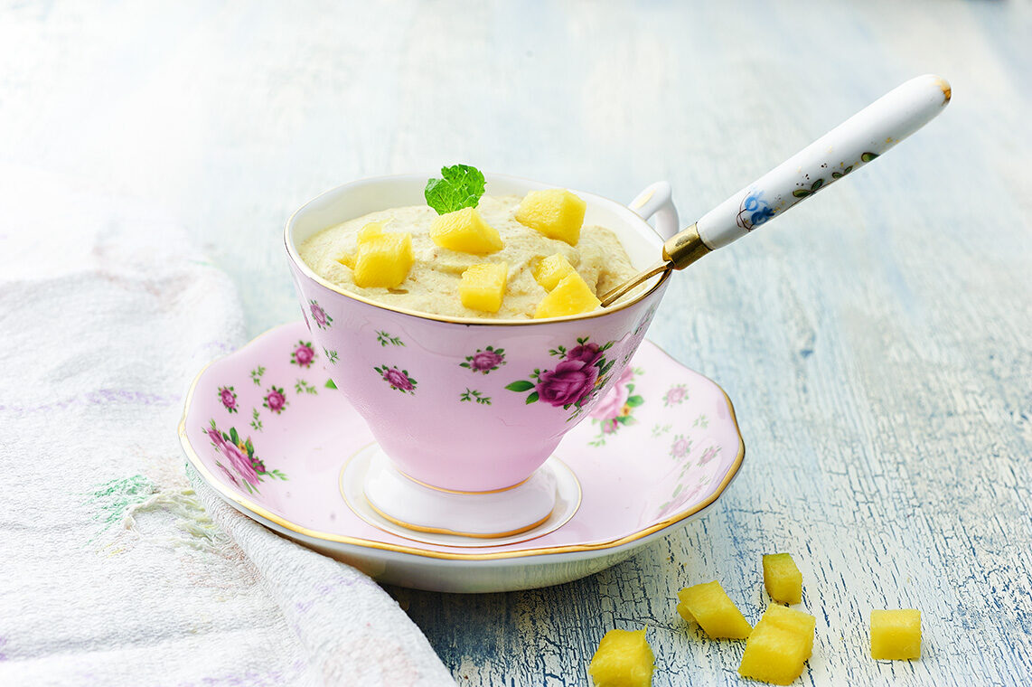 Crema di mango e germogli di saraceno