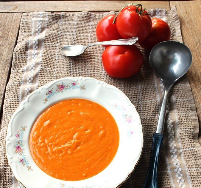 Crema piccante di pomodoro, cipolla di tropea, patate e peperoncino