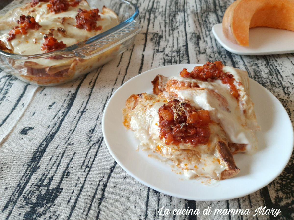 Crêpes ripiene al ragù e zucca