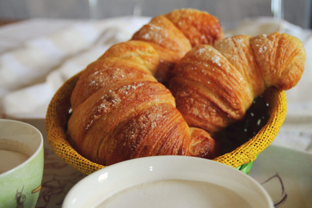 Croissant sfogliato con lievito madre