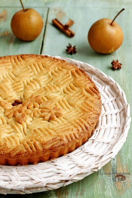 Crostata al mais con cioccolato e pere