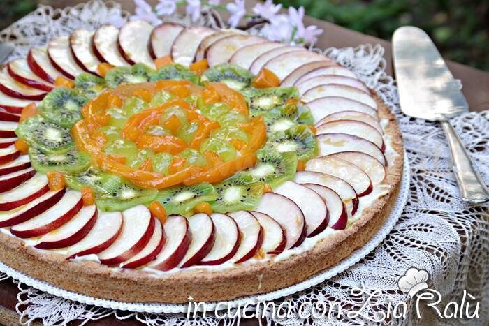 Crostata alla crema e frutta fresca