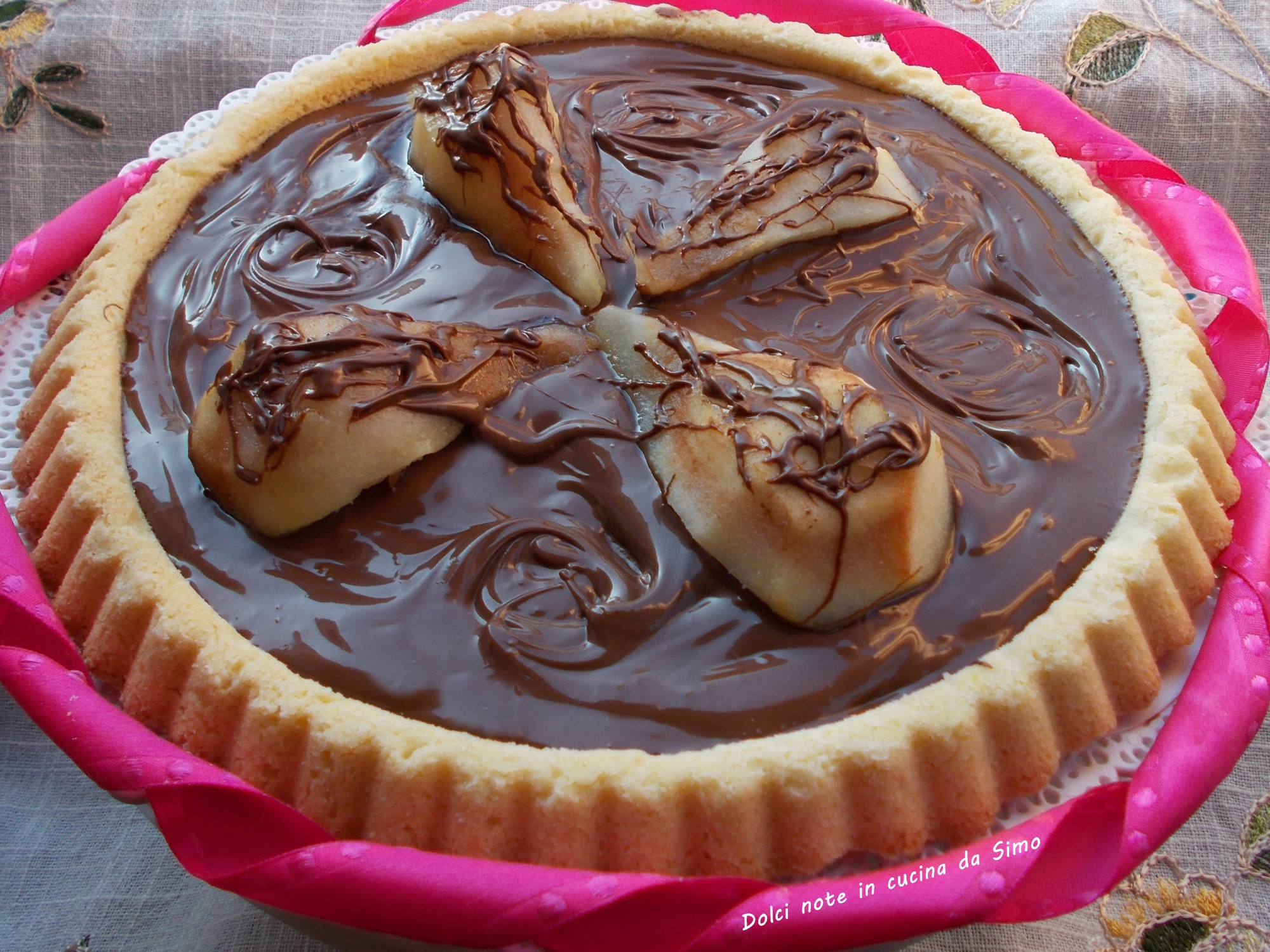 Crostata alla crema nocciolata e pere
