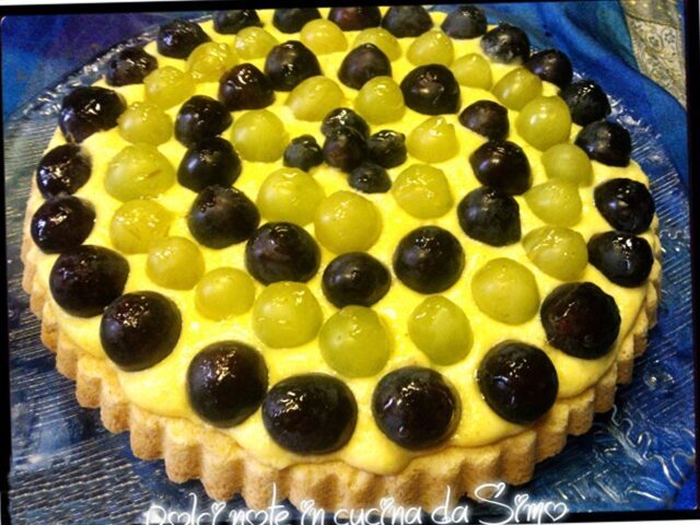 Crostata all’uva con crema pasticcera