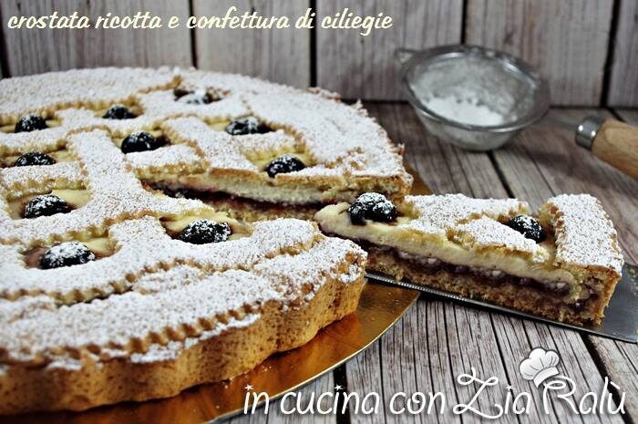 Crostata con confettura di ciliegie e ricotta
