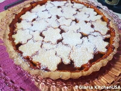 Crostata con confettura di prugne fatta in casa