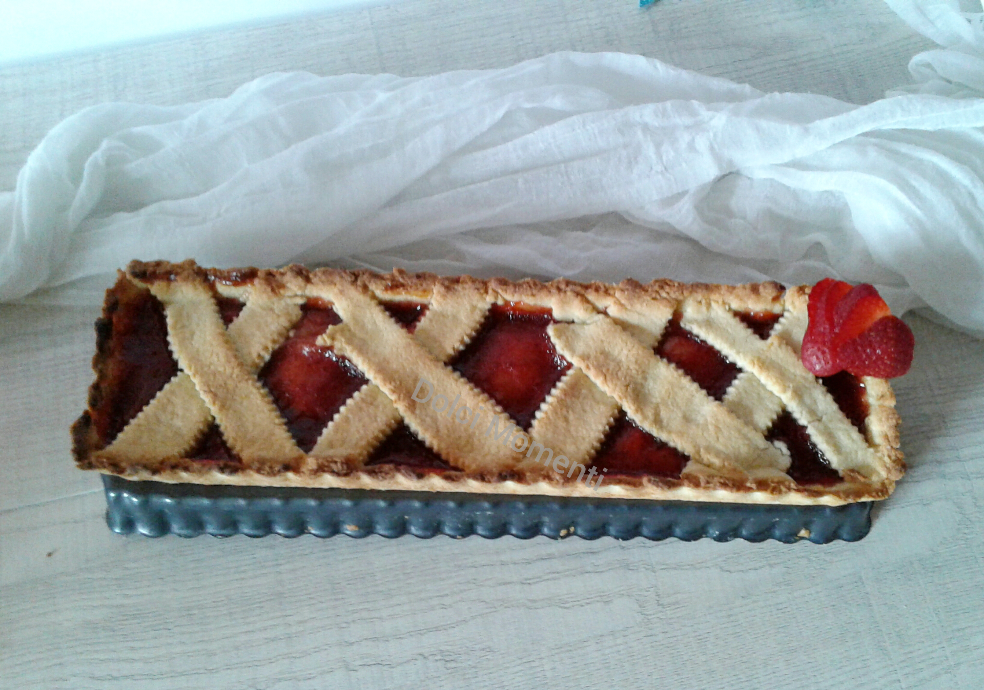 Crostata con marmellata di fragole