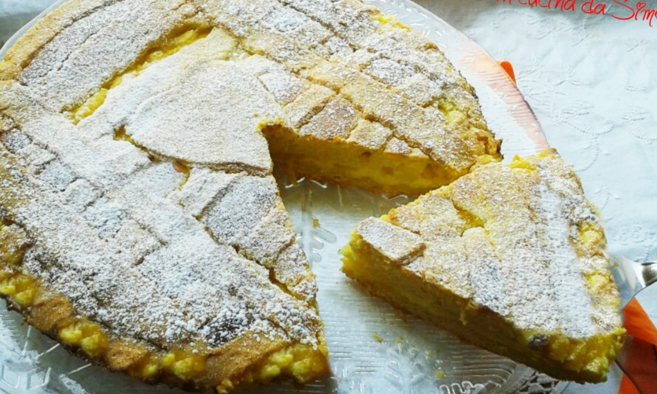 Crostata cremosa con crema pasticcera e pesche