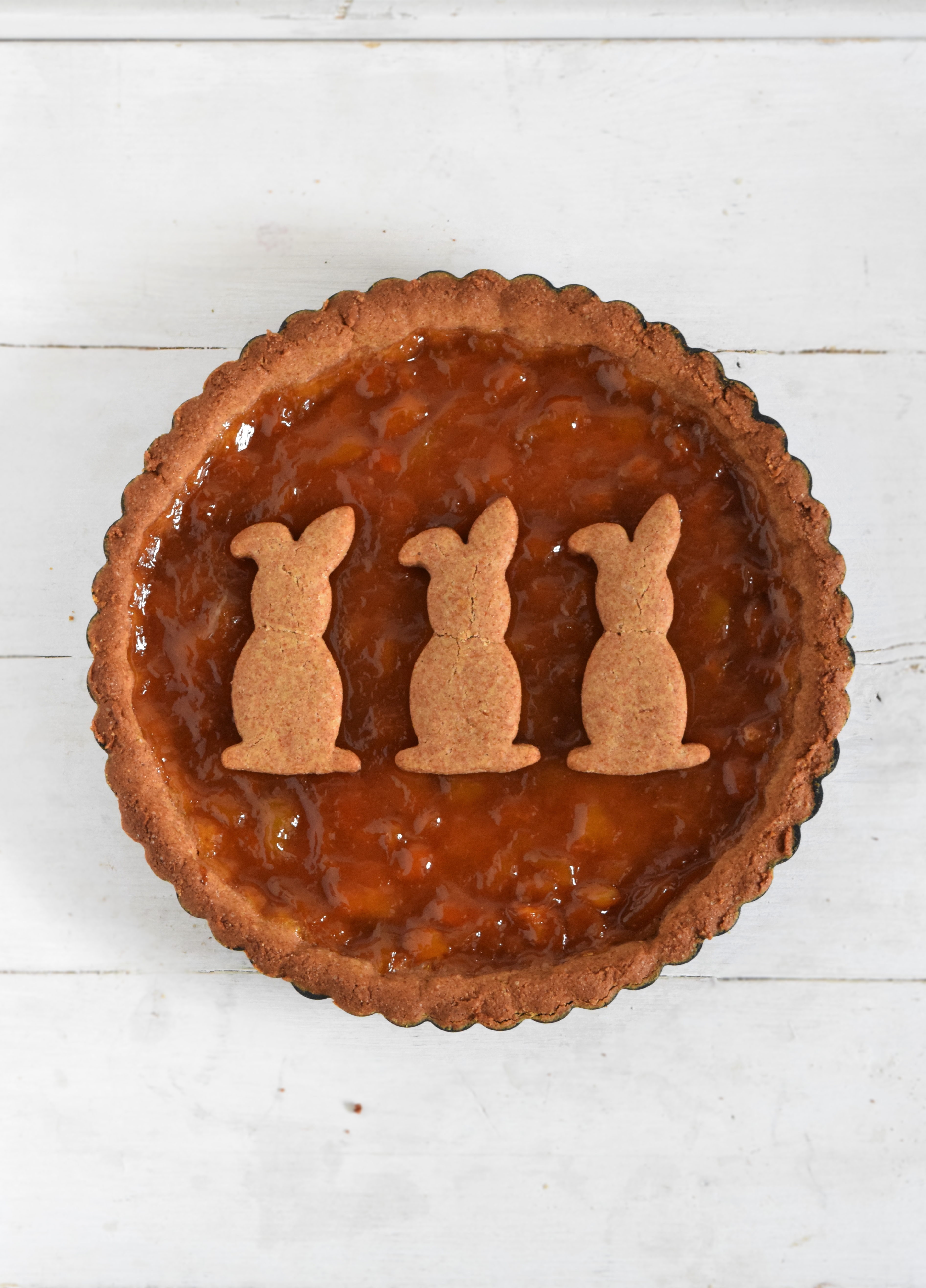 Crostata di miglio bruno alla marmellata di pesche e albicocche