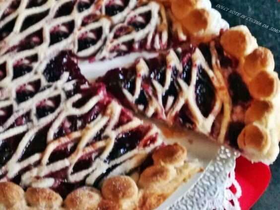 Crostata di sfoglia marmellata e ricotta