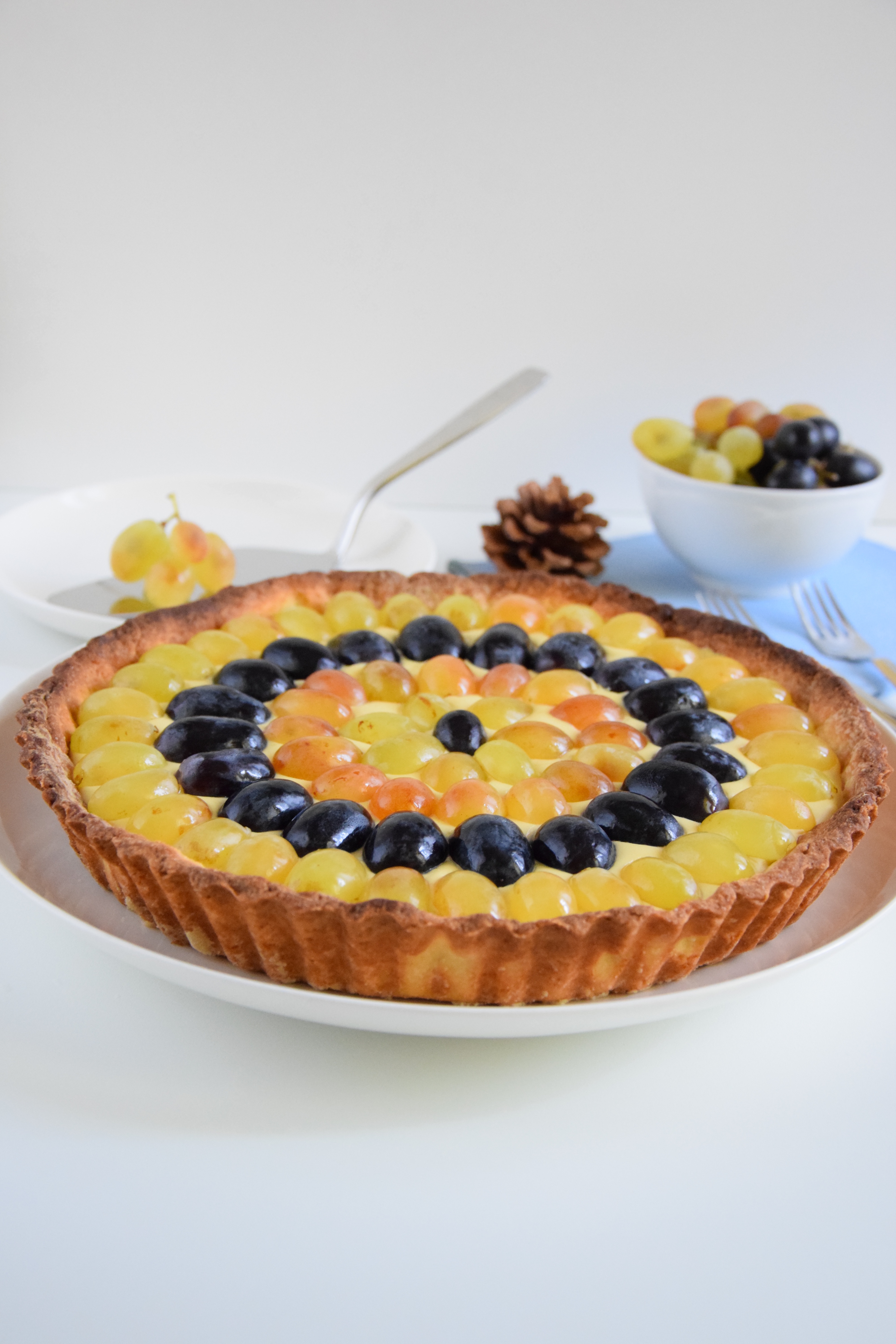 Crostata di uva con crema al marsala