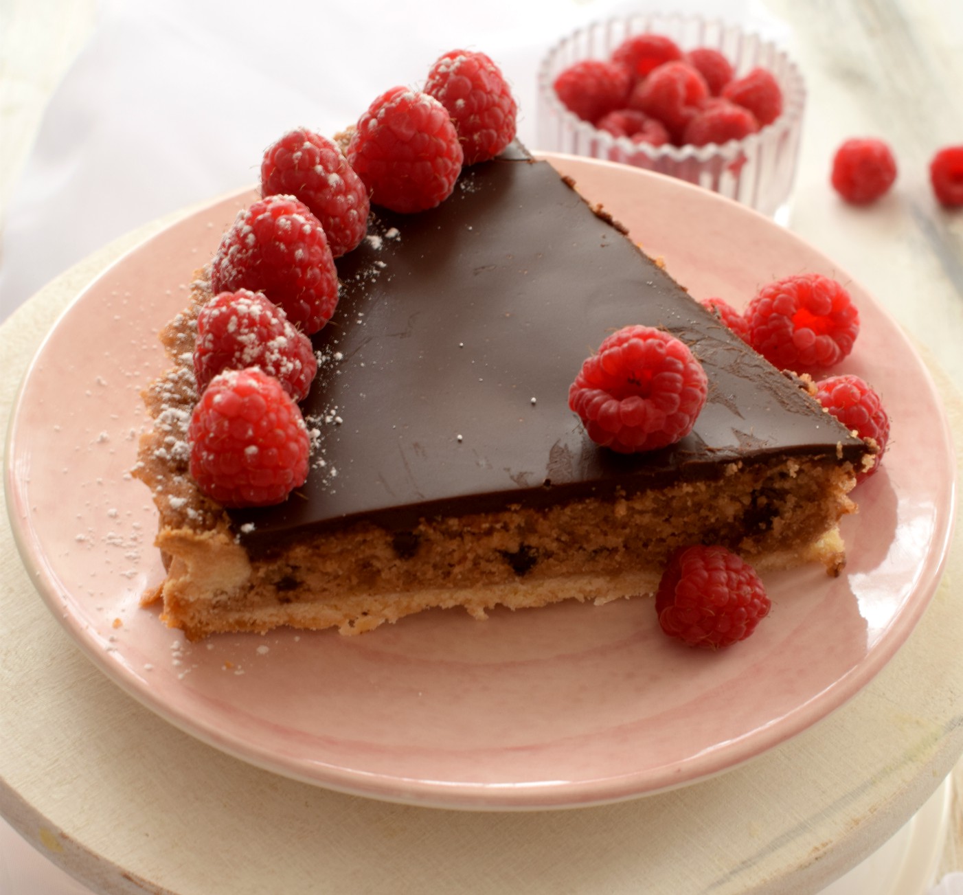 Crostata frangipane al cacao e ganache fondente