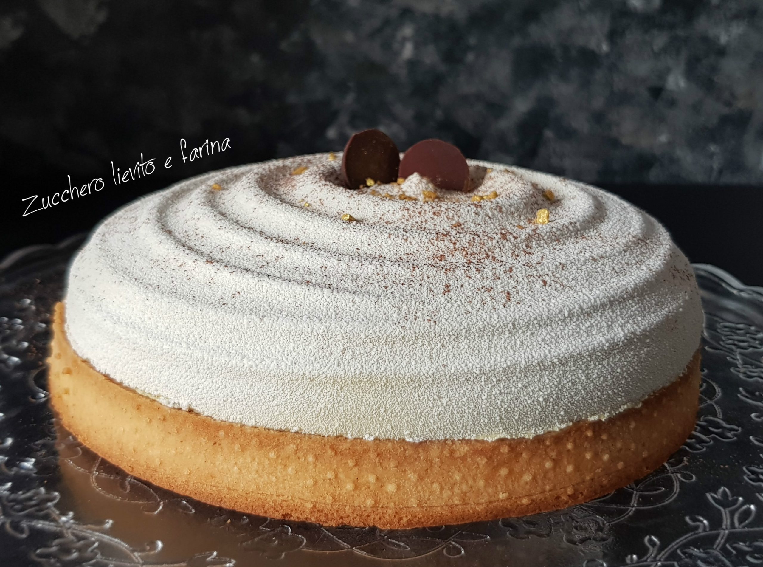 Crostata moderna con frangipane, cioccolato e bavarese al pistacchio