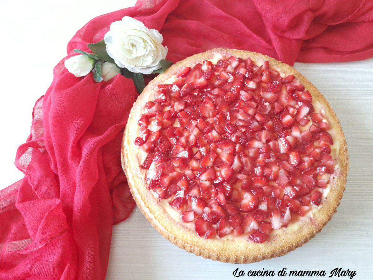 Crostata morbida alle fragole e crema