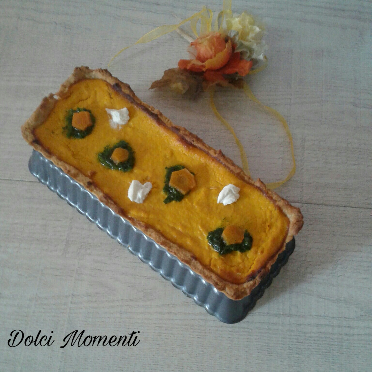 Crostata salata con carote caramellate