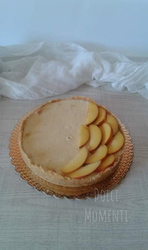 Crostata senza cottura con panna cotta alle pesche