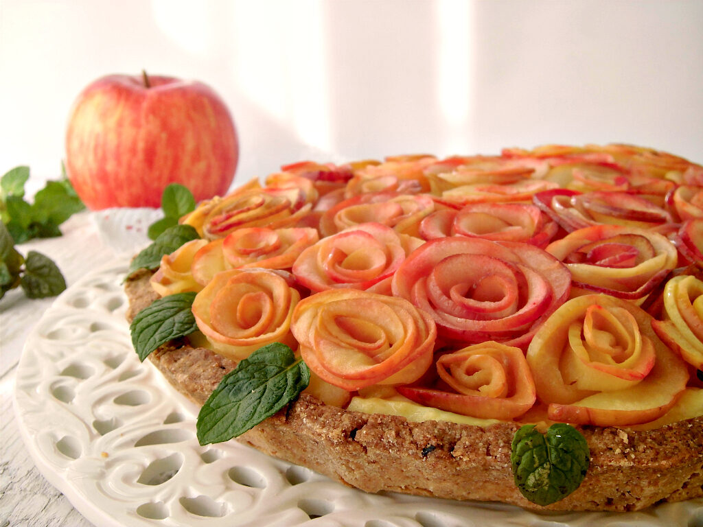 Crostata senza zucchero con rose di mela ancorapiùbuono