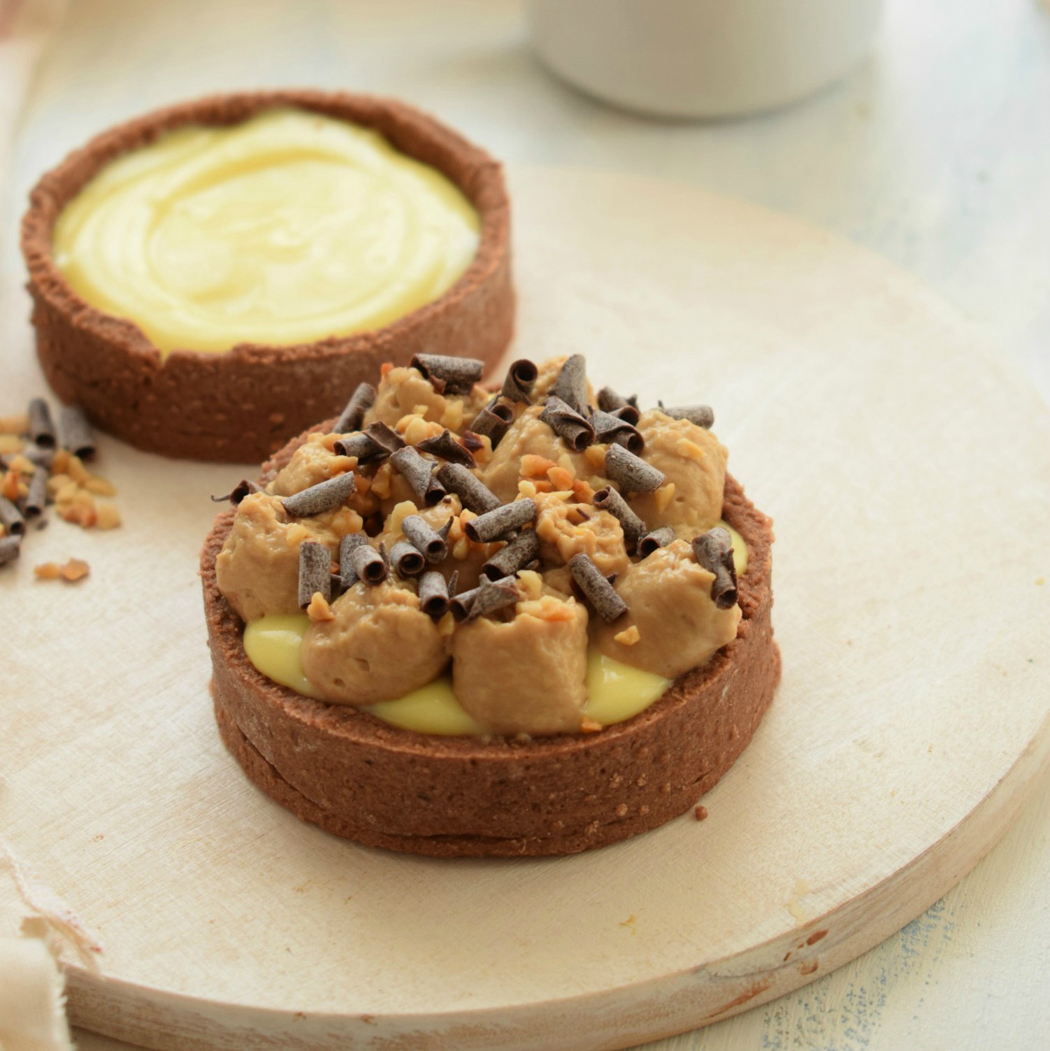 Crostatine al cacao, crema e namelaka cappuccino
