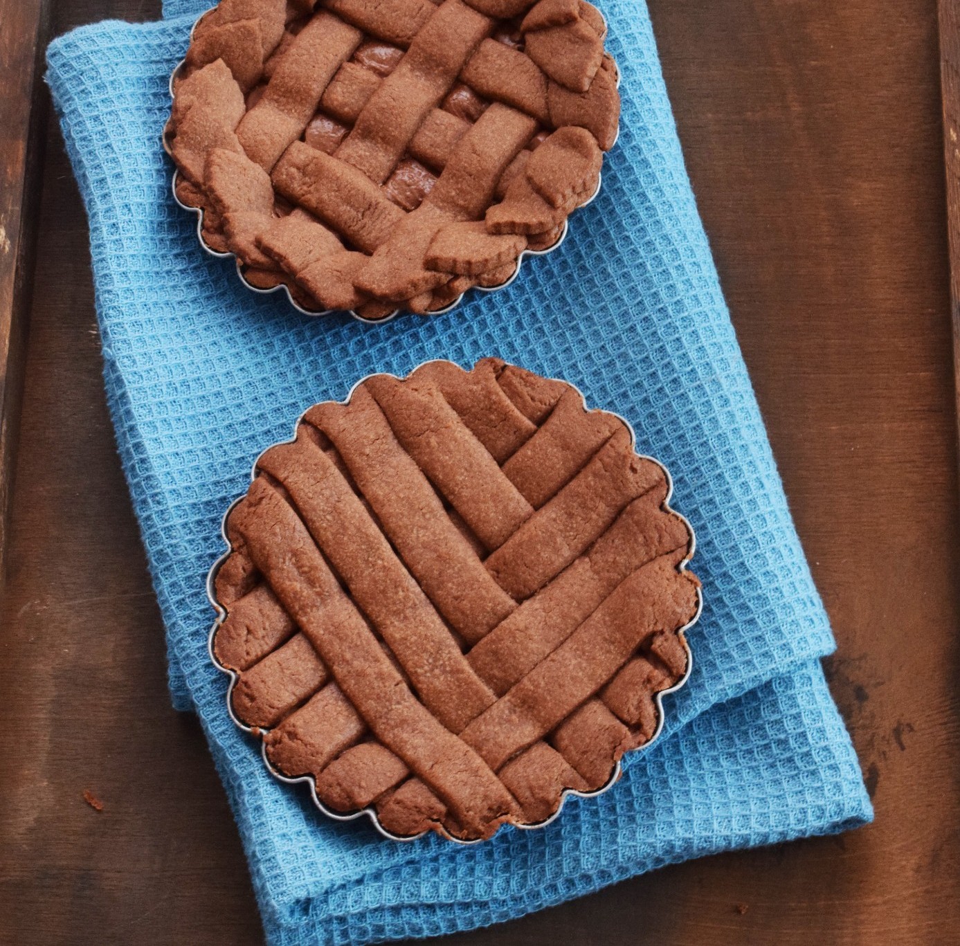 Crostatine al cacao e crema di nocciole (prove di intreccio 2.0)