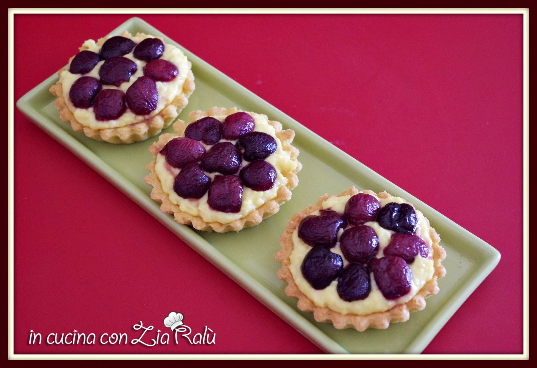 Crostatine ciliegie e crema al cocco