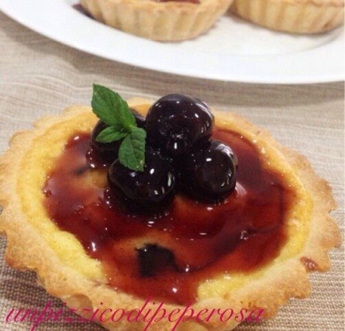 Crostatine con crema allo yogurt